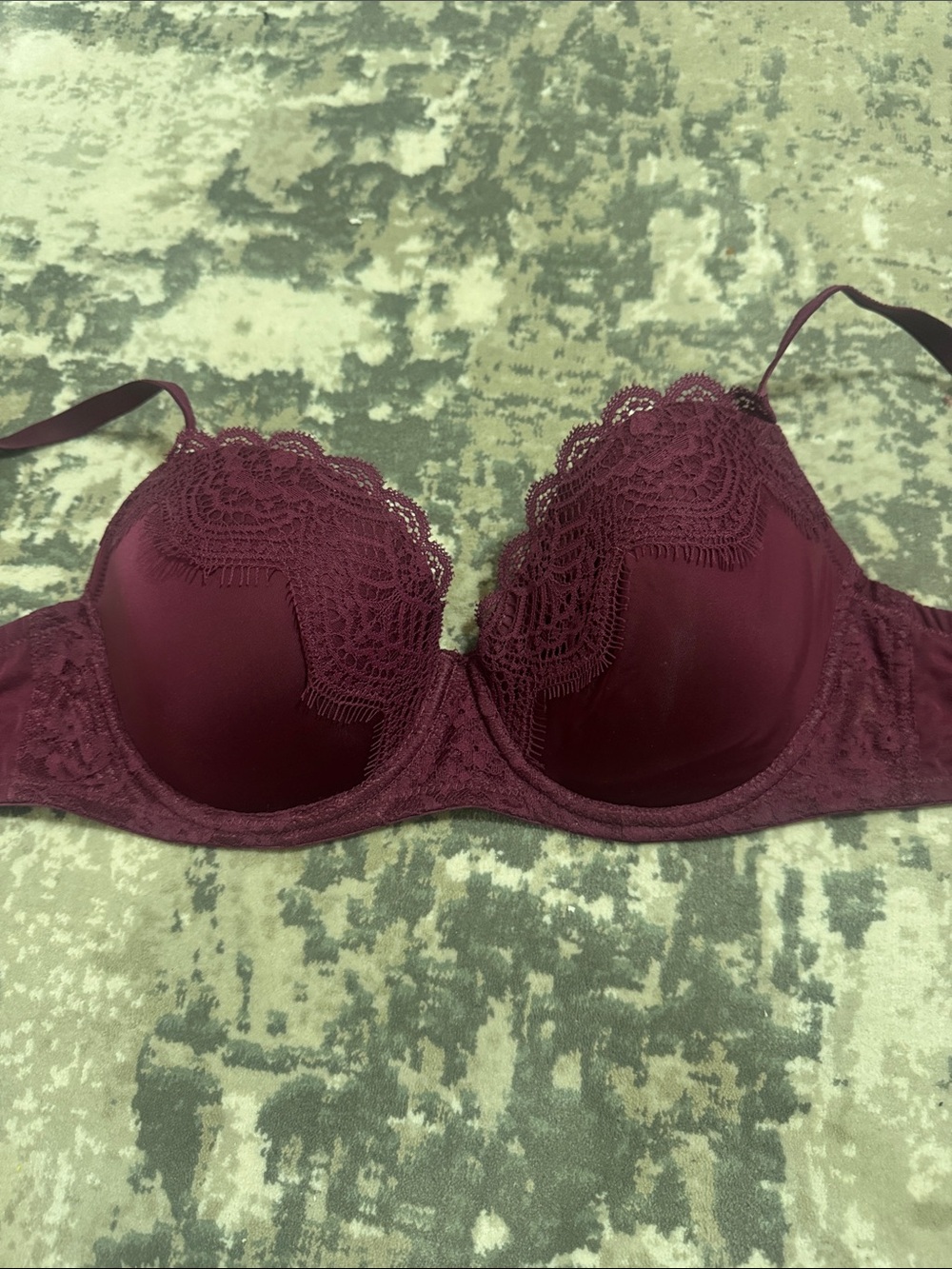 Victoria's Secret Lace Trim Push-Up Bra in Burgundy